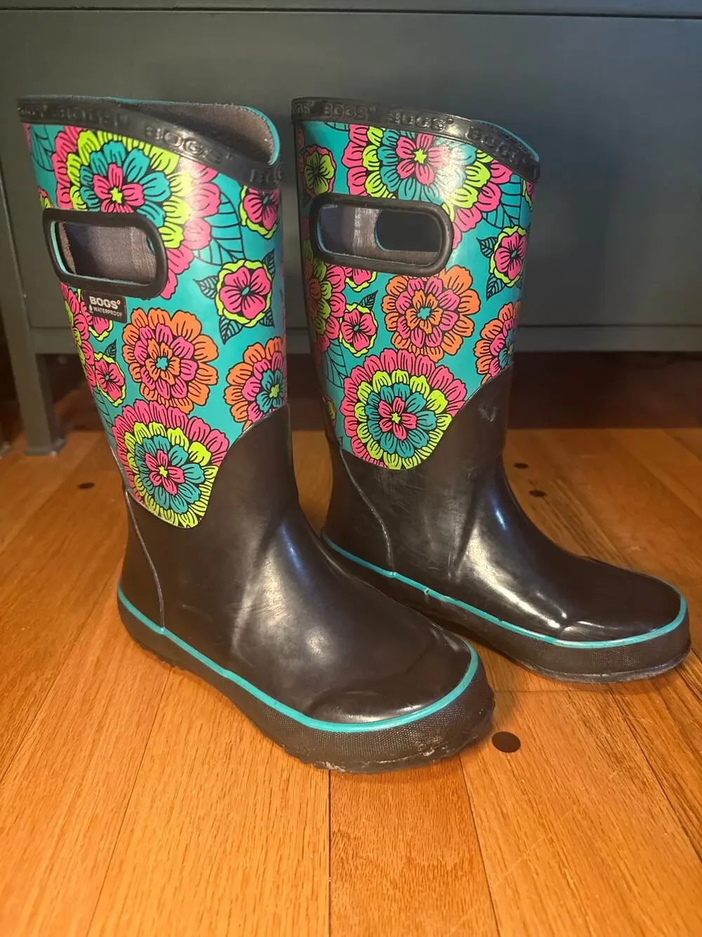 BOGS Pansies Rain Boots Youth Girls Size 1 Floral Waterproof Rubber Boots